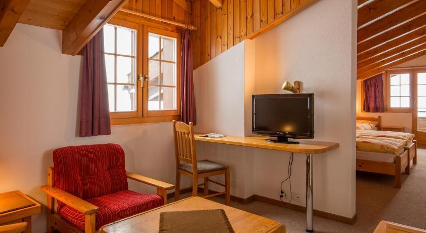 Familienhotel Garni Sporting Bettmeralp Zimmer foto