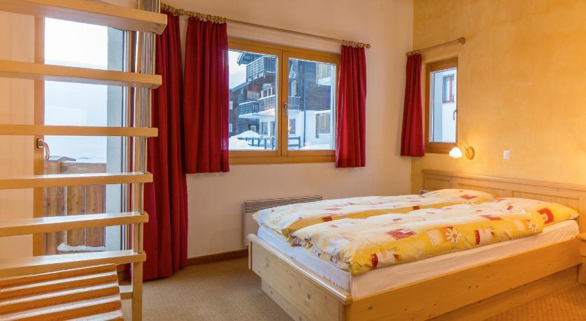 Familienhotel Garni Sporting Bettmeralp Zimmer foto