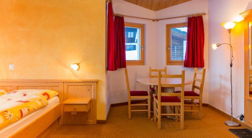 Familienhotel Garni Sporting Bettmeralp Zimmer foto